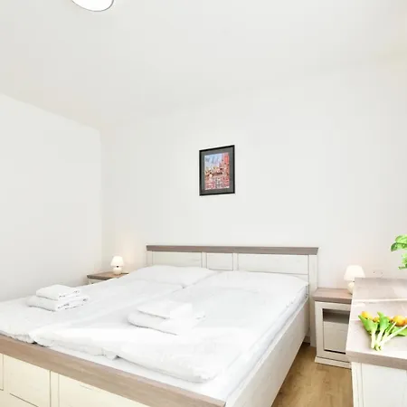 Karlsbad Central Apartment Κάρλοβι Βάρι